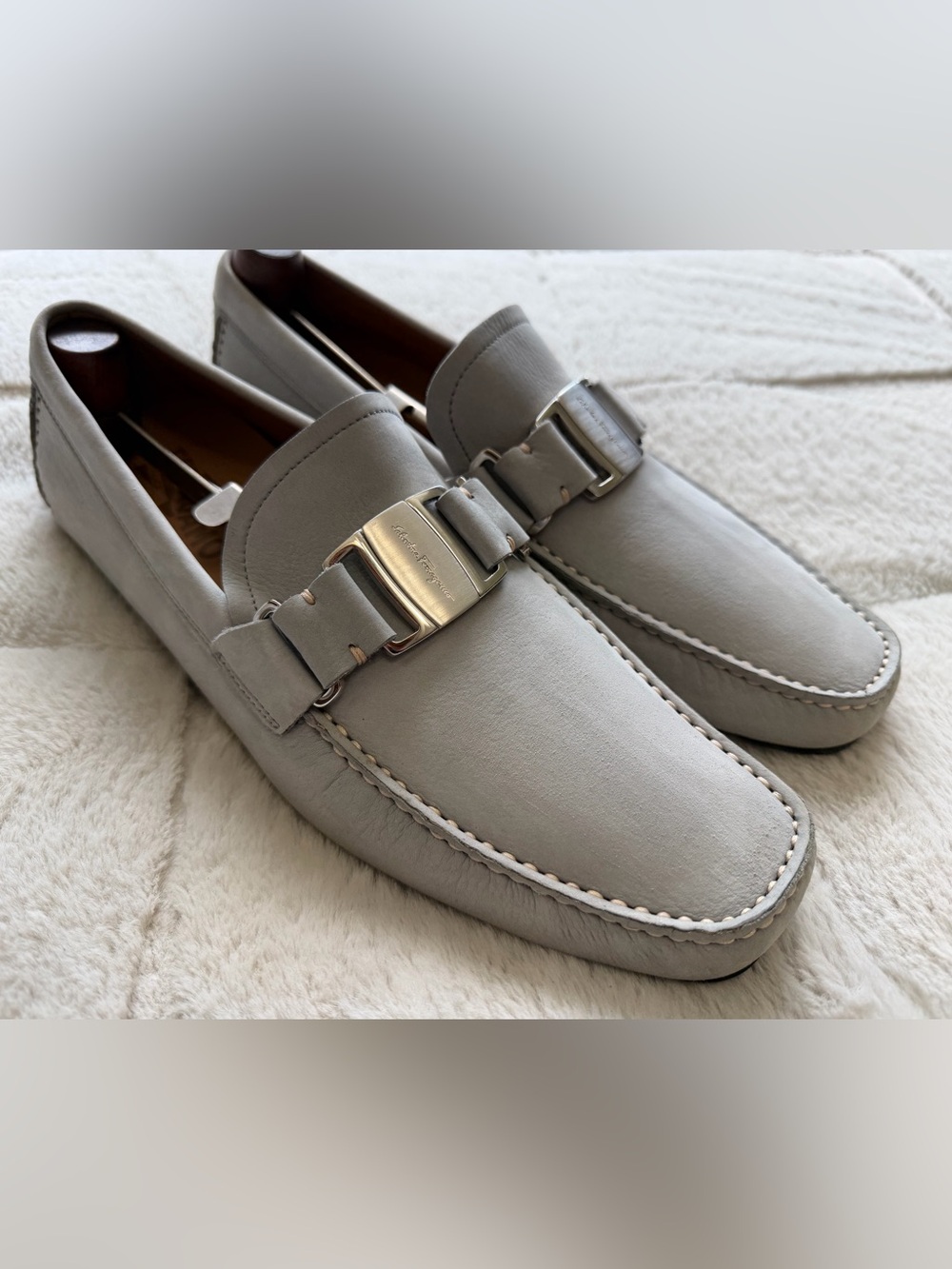Like NEW! $895 Ferragamo Sardegna Nubuck Gancini Driving Loafer Moccasins 9.5